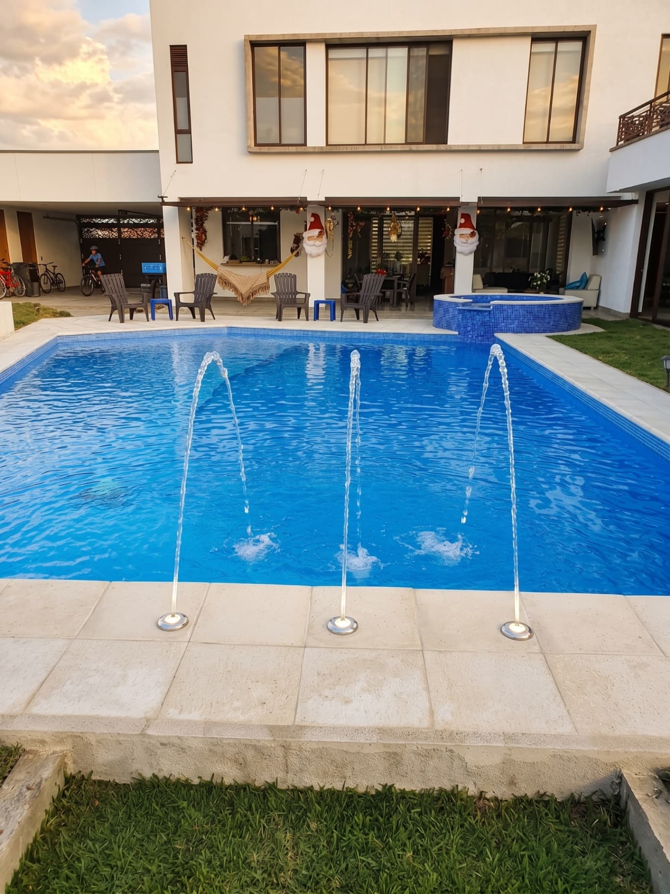 Piscina moderna — Piscinas + Químicos, Cali